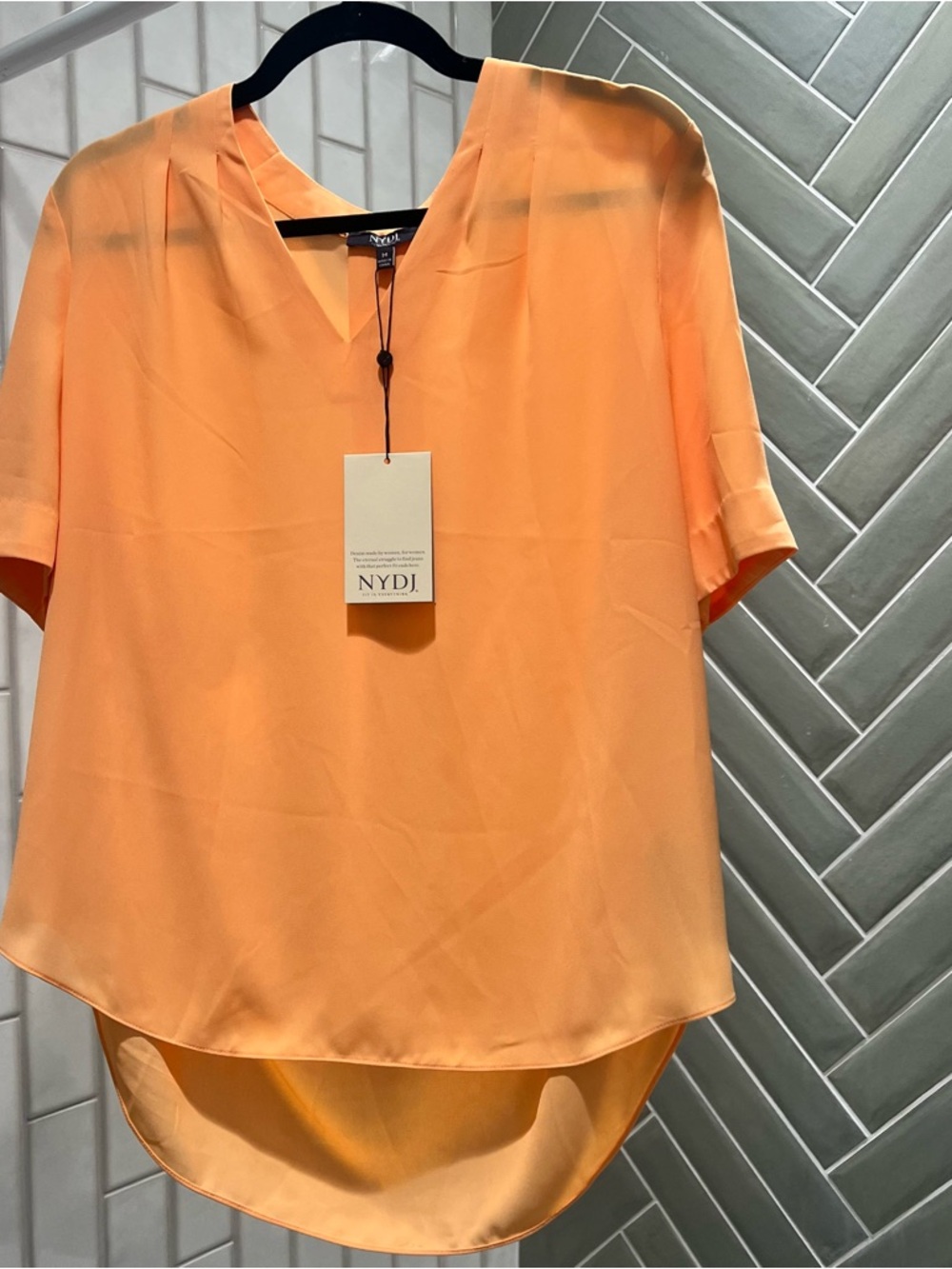 NYDJ Peach Short Sleeve V-Neck Hi-Low Blouse